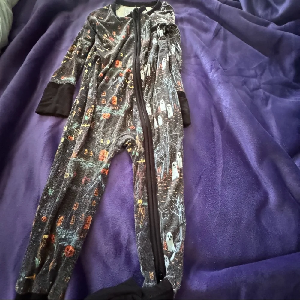 Onyx and Lore Bamboo GUC Convertible Halloween 12-18 Months